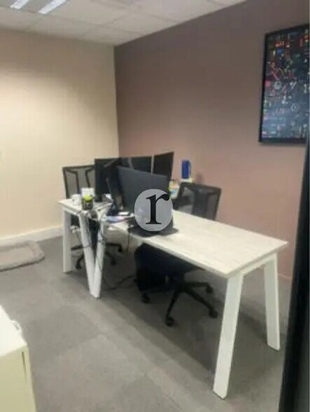 Bureau dans Roubaix à vendre - Photo de l’immeuble – Image 2 sur 5