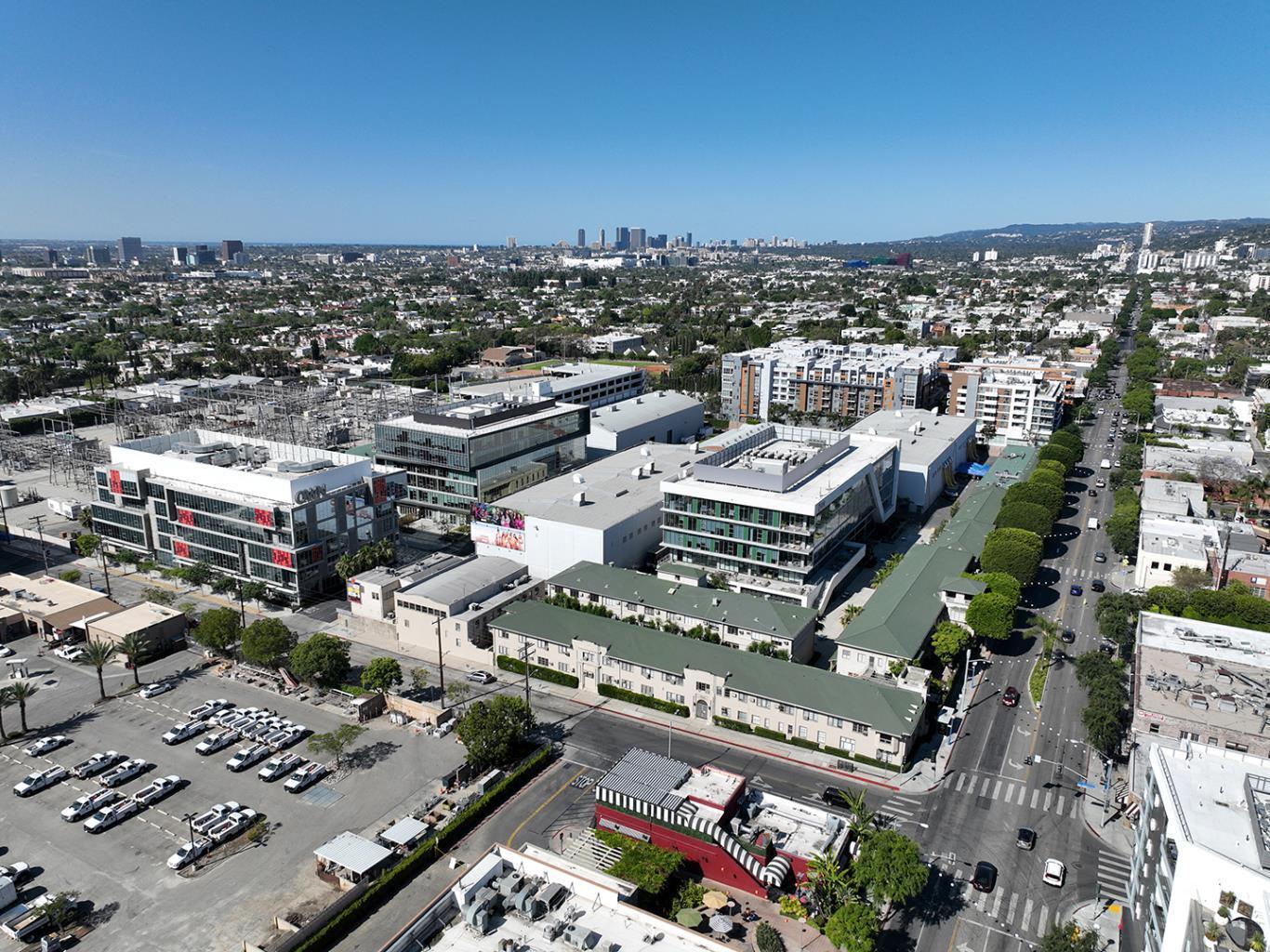 1041 N Formosa Ave, West Hollywood, CA à louer Photo de l’immeuble– Image 1 sur 19