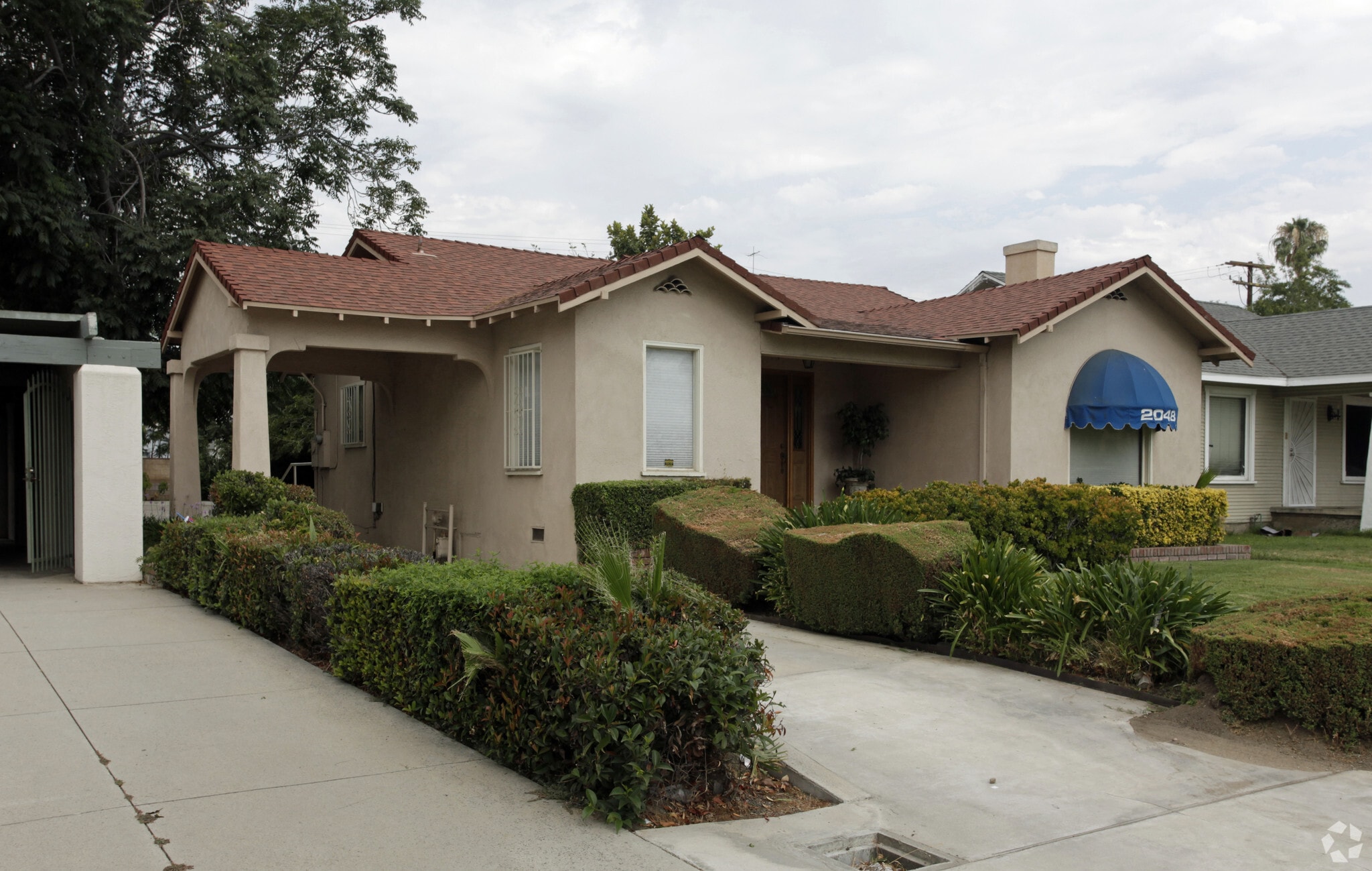 2048 N Waterman Ave, San Bernardino, CA à louer Photo de l’immeuble– Image 1 sur 1
