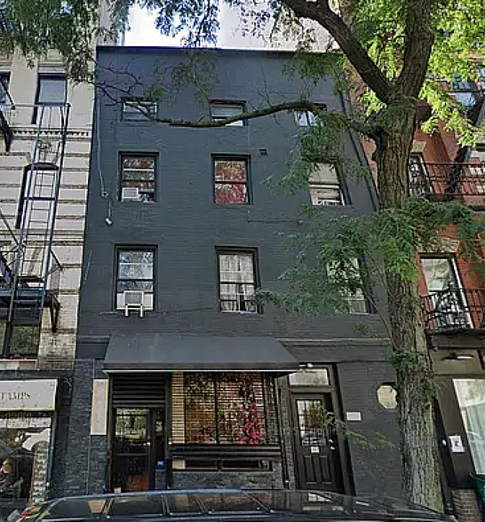 320 E 11th St, New York, NY à vendre - Photo de l’immeuble – Image 1 sur 3