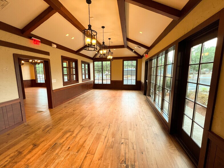 1115 Walnut St, Cary, NC à louer - Photo de l’immeuble – Image 3 sur 9