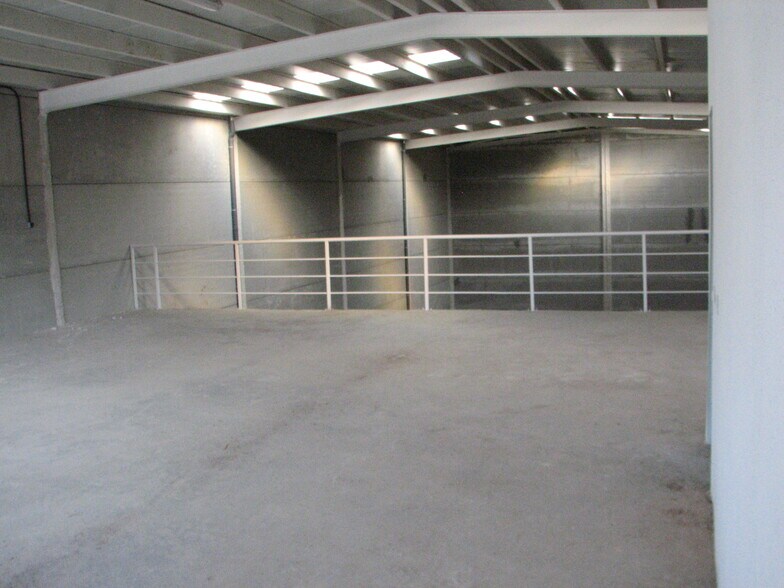 Industriel/Logistique dans San Martín de la Vega, Madrid à vendre - Photo de l’immeuble – Image 2 sur 13