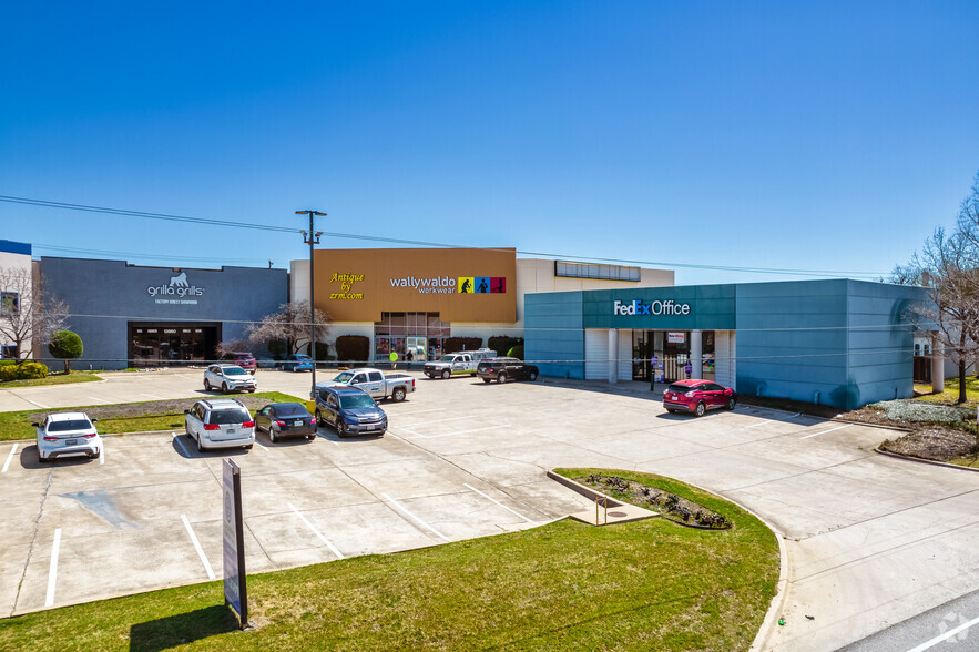 13940-13960 N Stemmons Fwy, Farmers Branch, TX à louer - Photo principale – Image 1 sur 16