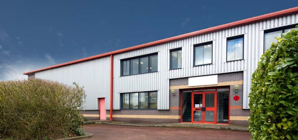 641 River Gdns N, Feltham à louer - Photo de l’immeuble – Image 1 sur 1