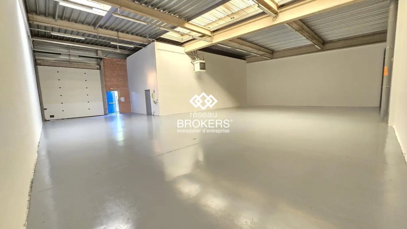 Industriel/Logistique dans Chambly à louer Photo de l’immeuble– Image 1 sur 8