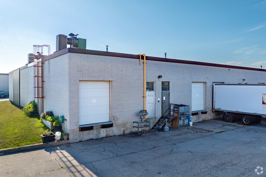 291-351 Evans Av, Toronto, ON à louer - Photo de l’immeuble – Image 3 sur 5