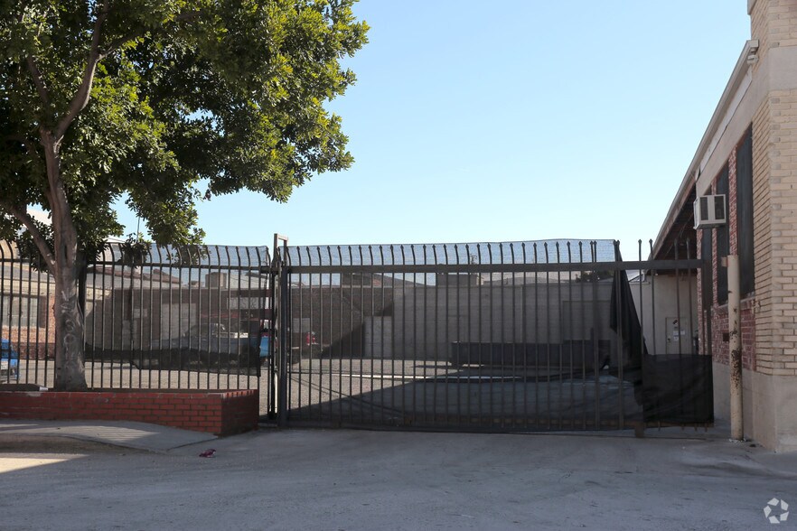 4806 Everett Ave, Vernon, CA à vendre - Photo de l’immeuble – Image 2 sur 4