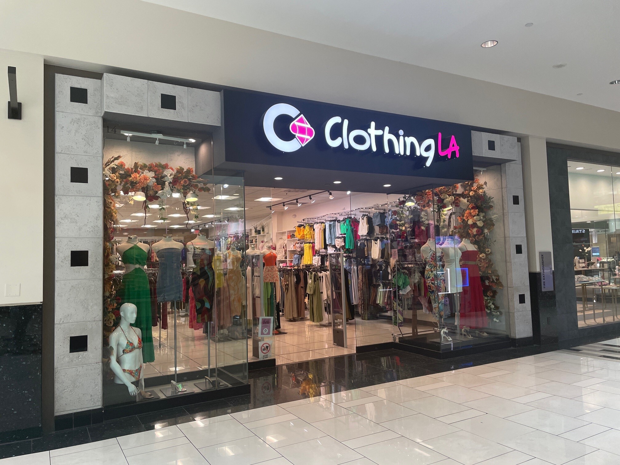 9301 Tampa Ave, Northridge, CA à louer Photo intérieure– Image 1 sur 1