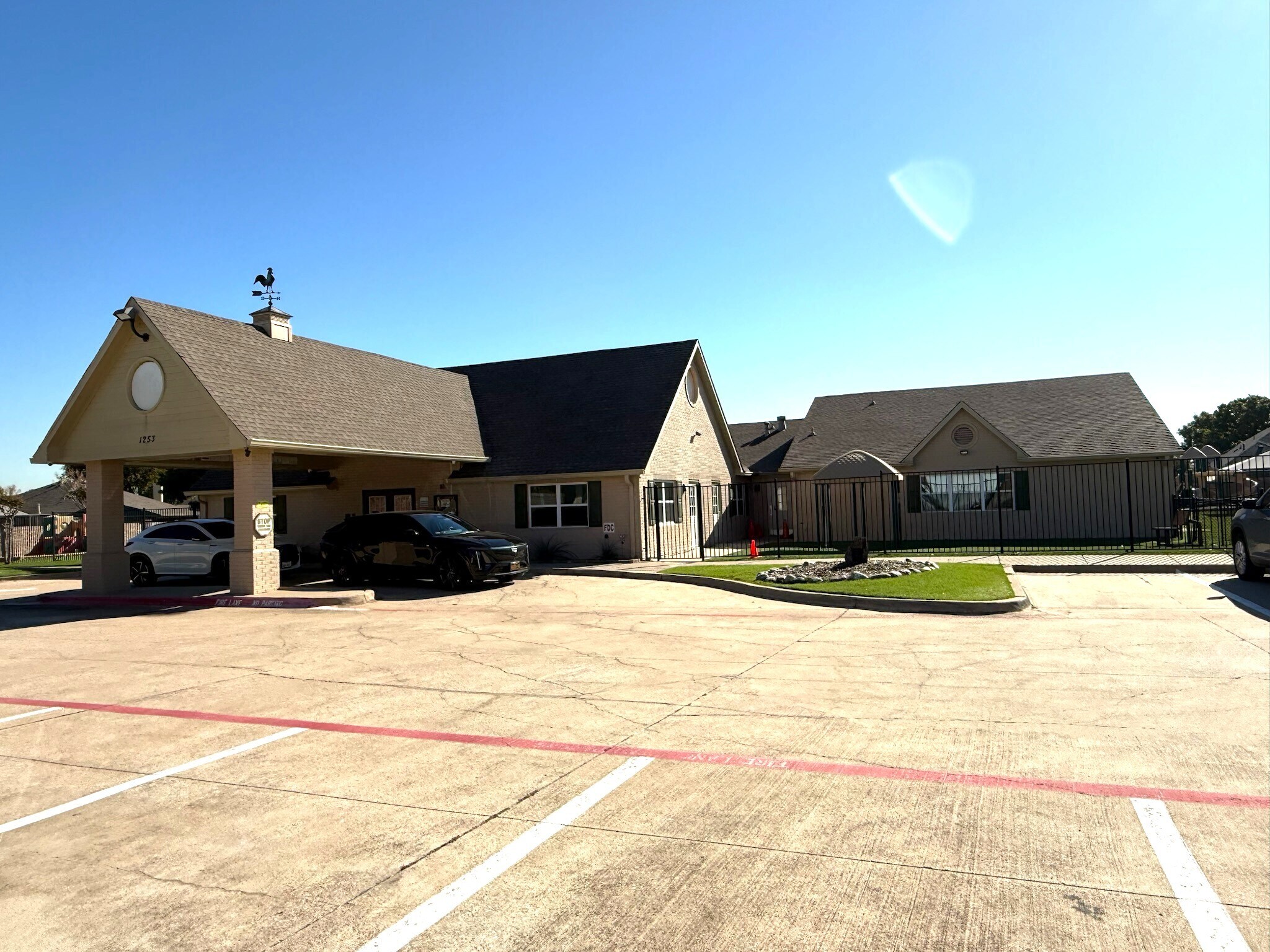 1253 W Round Grove Rd, Lewisville, TX à vendre Photo principale– Image 1 sur 16