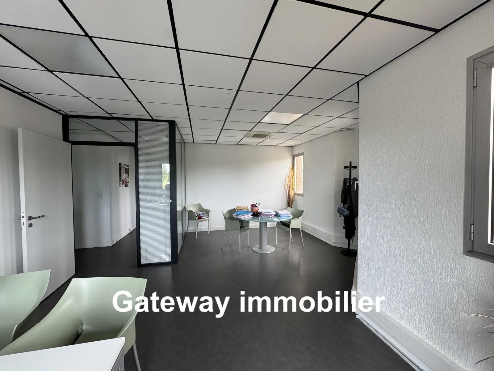 Bureau dans Clermont-Ferrand à louer Photo de l’immeuble– Image 1 sur 11