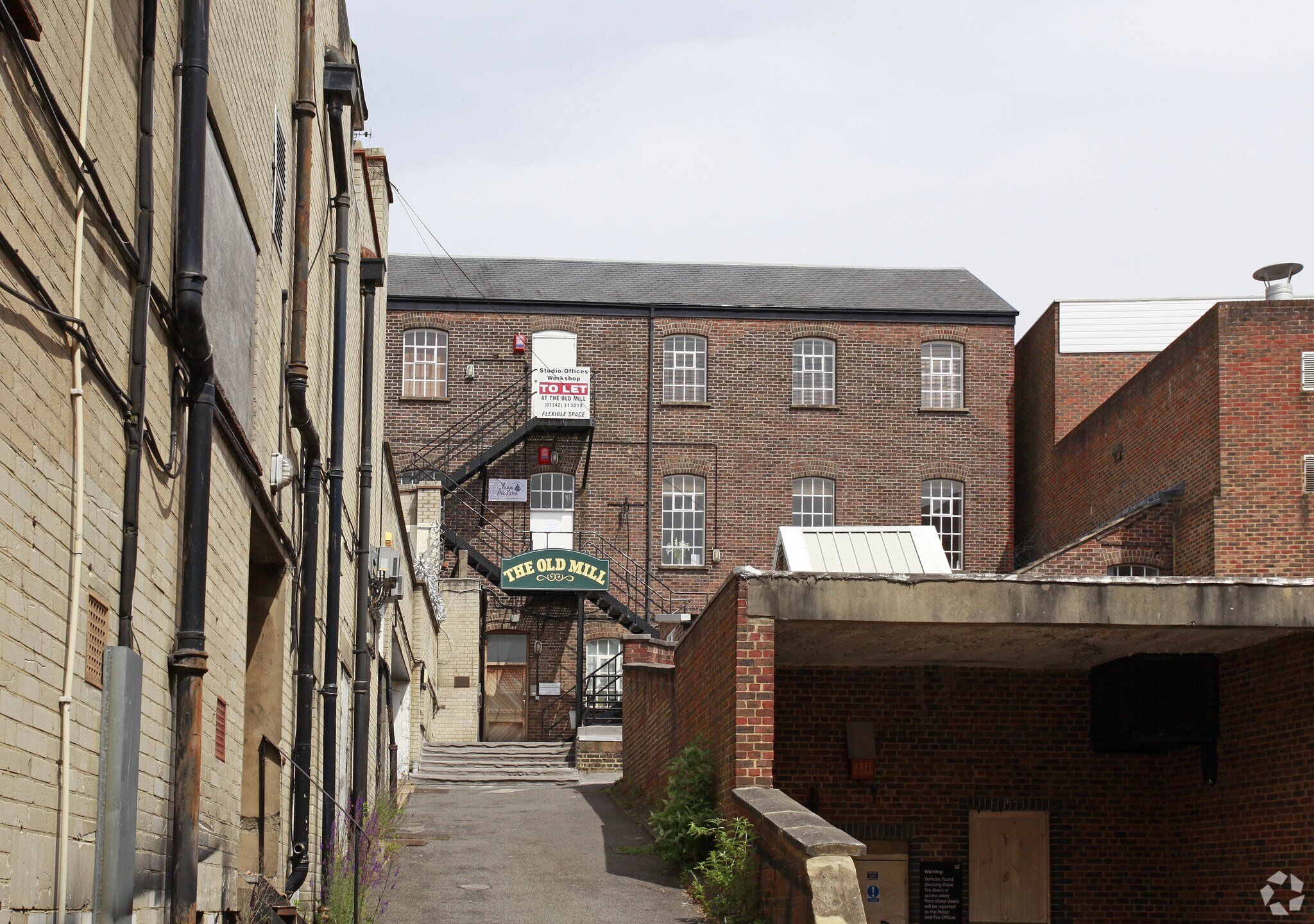 45 London Rd, East Grinstead à louer Photo principale– Image 1 sur 7