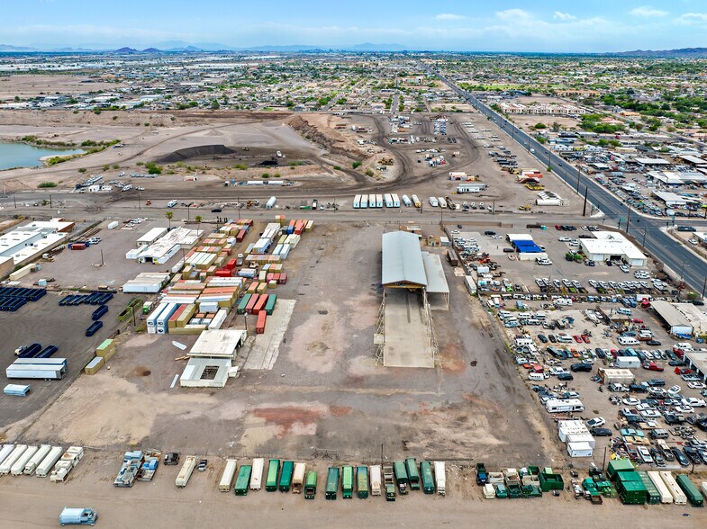 4244 S 15th Ave, Phoenix, AZ à louer - Photo de l’immeuble – Image 3 sur 21