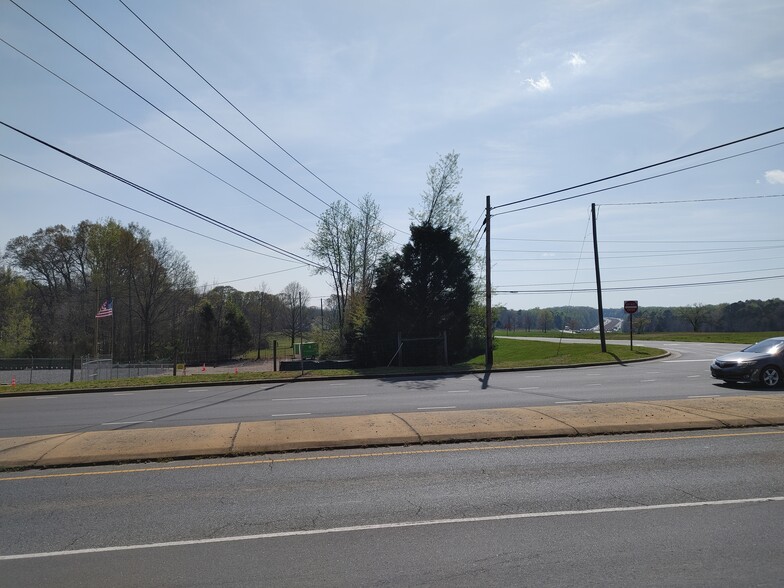 14328 Lawyers Rd, Mint Hill, NC à vendre - Photo de l’immeuble – Image 3 sur 17
