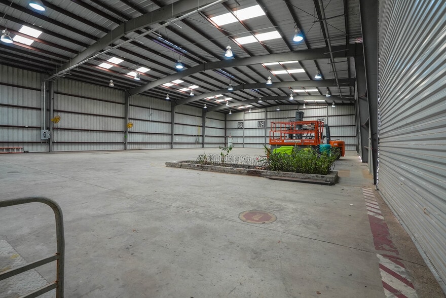 2465 FM 359 Rd S, Brookshire, TX à louer - Photo de l’immeuble – Image 3 sur 71