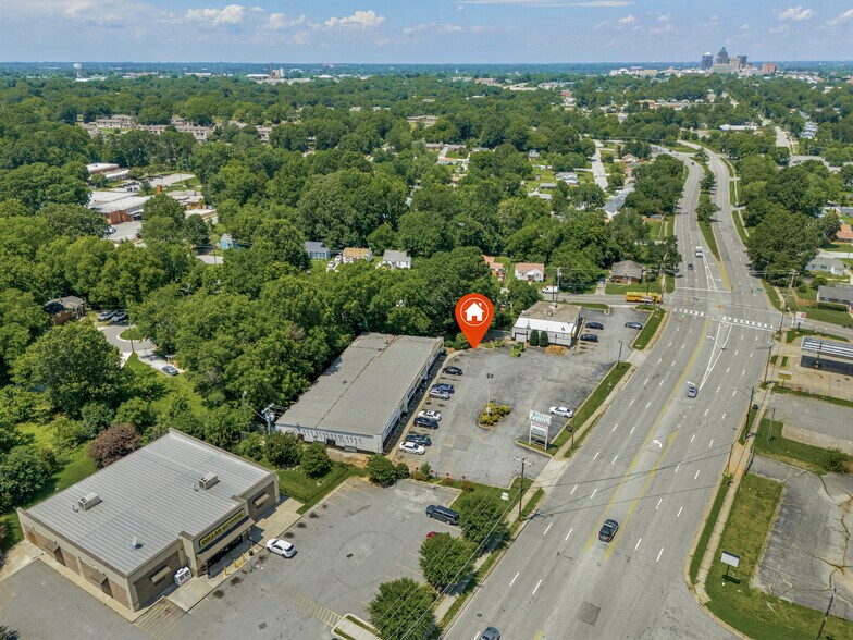 2006 Randleman Rd, Greensboro, NC à louer - Photo de l’immeuble – Image 3 sur 11