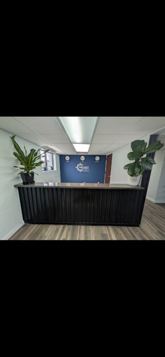 Plus de détails pour 404-406 E Fourth St, Royal Oak, MI - Bureau à louer