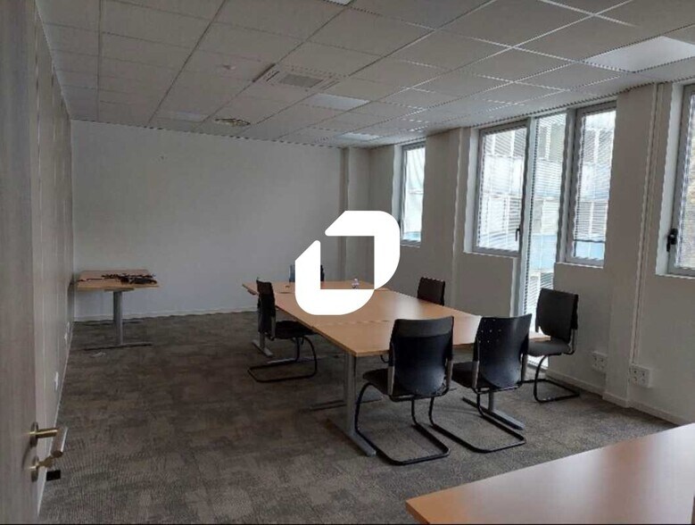 Bureau dans Rillieux-la-Pape à louer - Photo intérieure – Image 2 sur 7