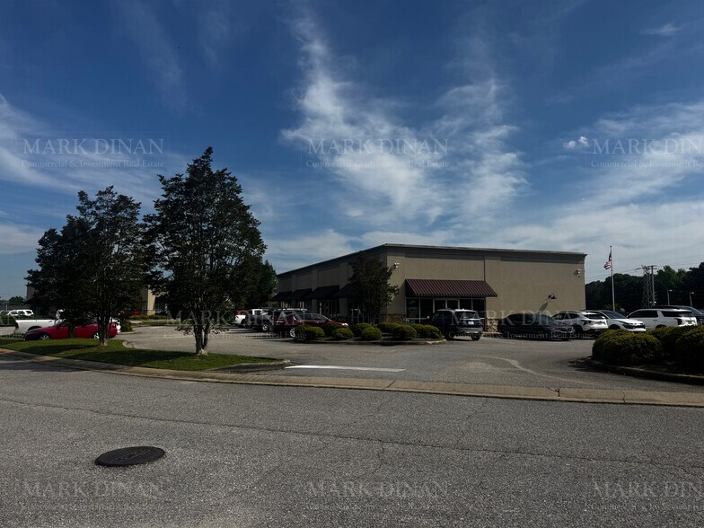 402 Airport Commons Dr, Calera, AL à vendre - Photo de l’immeuble – Image 1 sur 21