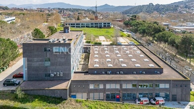Local d’activités dans Cerdanyola del Vallès, Barcelona à louer Aérien– Image 2 sur 18