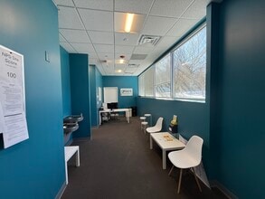 8551 Rixlew Ln, Manassas, VA à louer Photo de l’immeuble– Image 1 sur 11