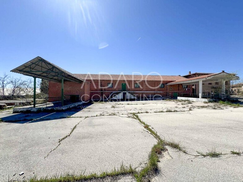 Industriel/Logistique dans Navalcarnero, Madrid à vendre - Photo de l’immeuble – Image 1 sur 12
