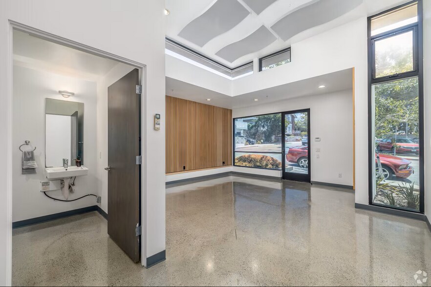627 Aviation Way, Manhattan Beach, CA à louer - Photo de l’immeuble – Image 2 sur 27