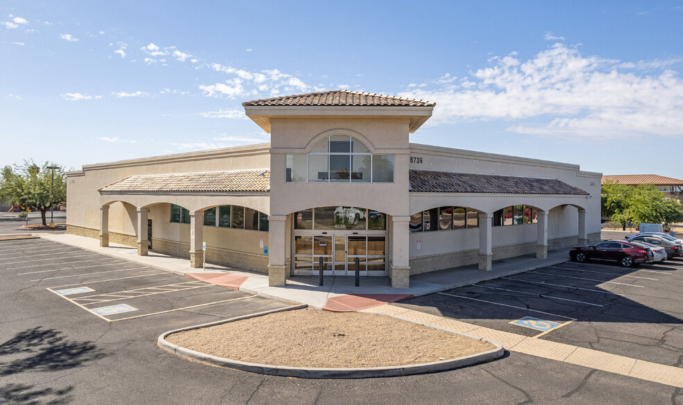 6739 W Cactus Rd, Peoria, AZ à louer - Photo de l’immeuble – Image 2 sur 10
