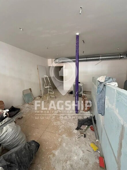 Local commercial dans Paris à louer - Photo intérieure – Image 3 sur 9