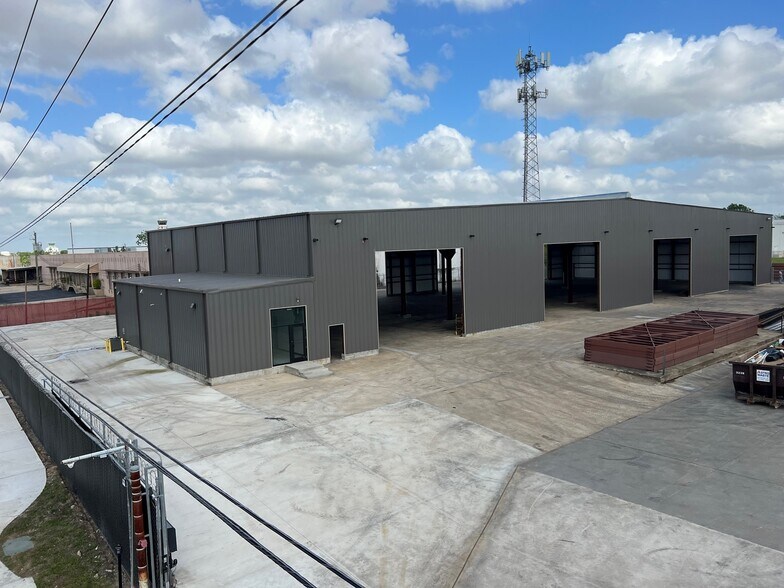 8411 Villa Dr, Houston, TX à louer - Photo de l’immeuble – Image 2 sur 24