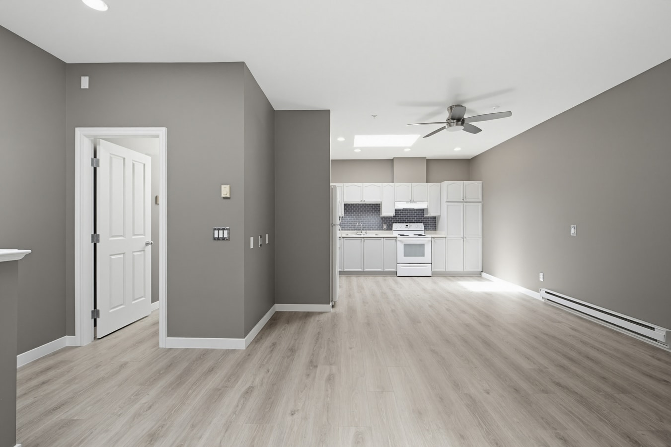 5678 199th St, Langley, BC V3A 1H8 - Lot 213 - - Photo intérieure - Image 2 of 6