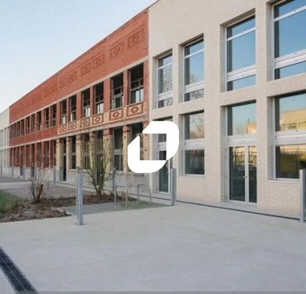 Bureau dans Pantin à louer - Photo de l’immeuble – Image 1 sur 6