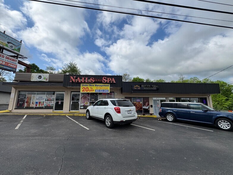 5103 Clinton Hwy, Knoxville, TN à vendre - Photo de l’immeuble – Image 3 sur 9