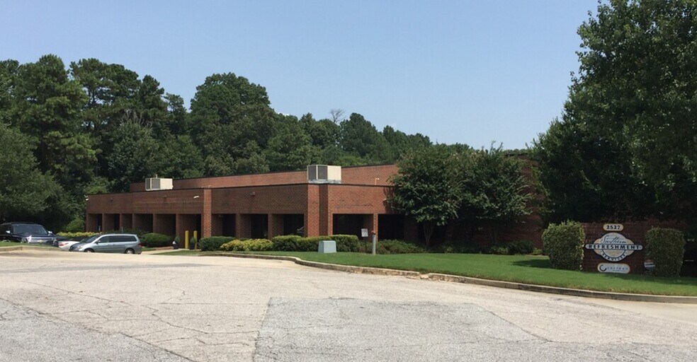 2527 Commerce Pl, Tucker, GA à louer - Photo de l’immeuble – Image 1 sur 5