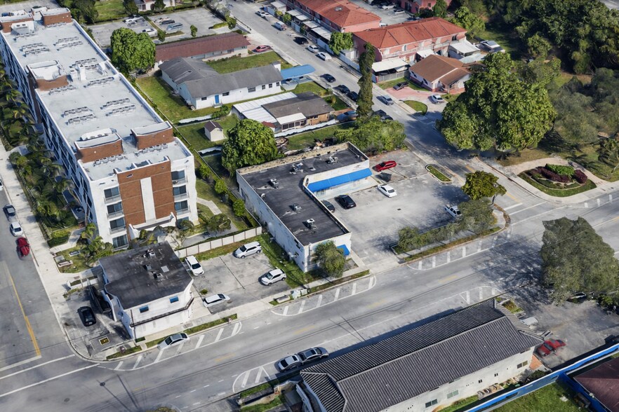 497 W 23rd St, Hialeah, FL à vendre - Photo de l’immeuble – Image 3 sur 12
