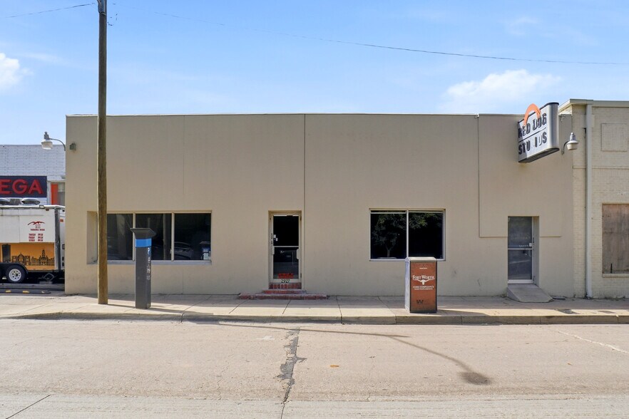 2927 Morton St, Fort Worth, TX à louer - Photo principale – Image 1 sur 18