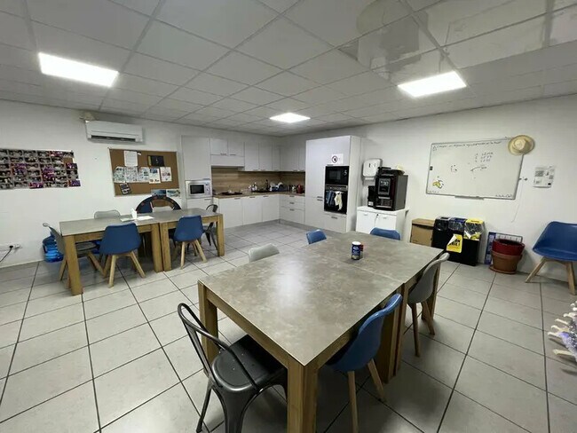 Plus de détails pour Bureau à louer