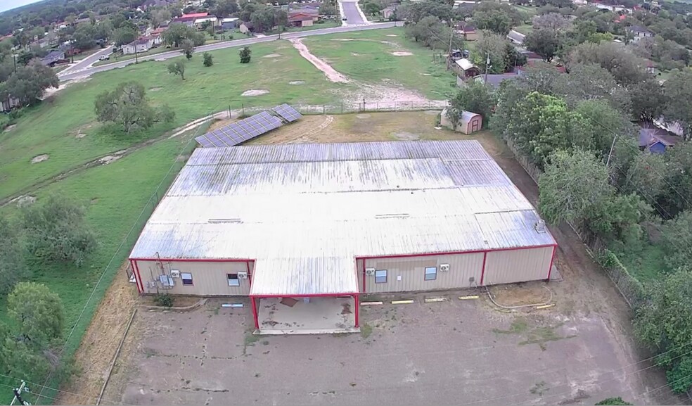 1881 S Reynolds St, Alice, TX à louer - Photo de l’immeuble – Image 3 sur 11