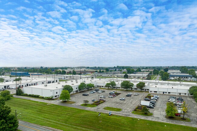 Plus de détails pour 2040 S Lynhurst Dr, Indianapolis, IN - Local d'activités, Industriel/Logistique à louer