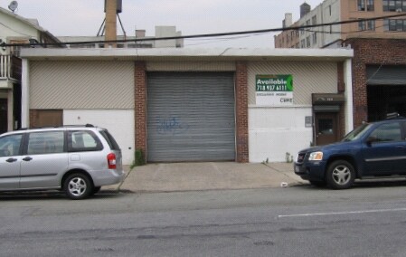 10-31 44th Dr, Long Island City, NY à louer Photo principale– Image 1 sur 2