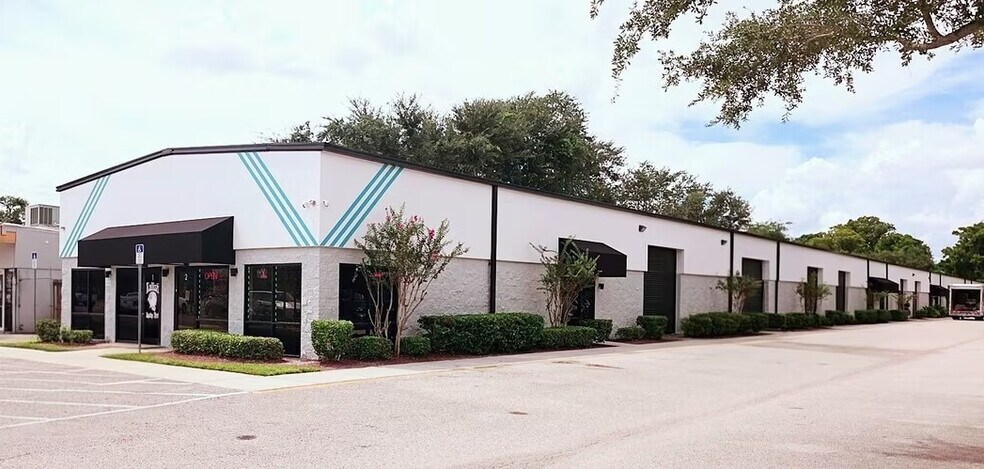 1720 N Goldenrod Rd, Orlando, FL à louer - Photo de l’immeuble – Image 3 sur 4