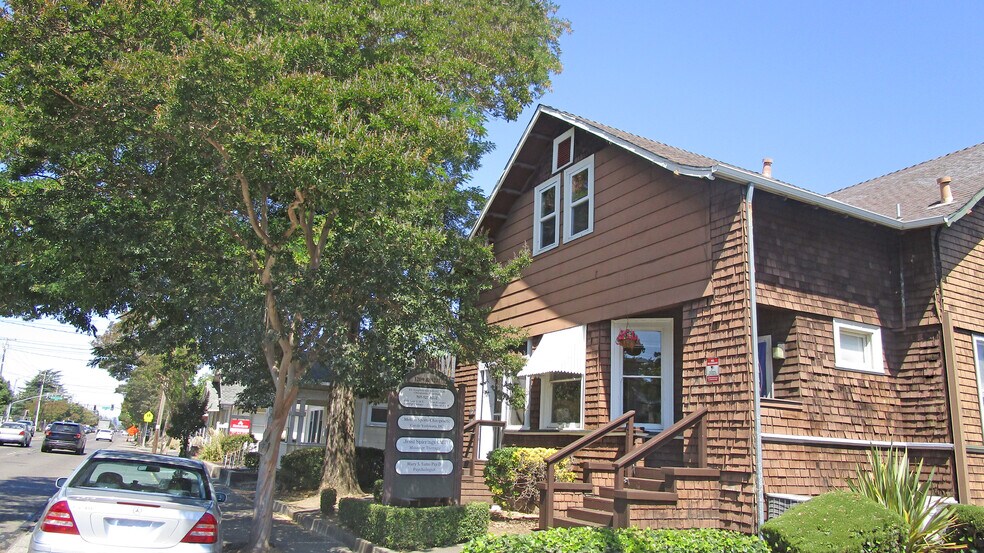 1209-1211 College Ave, Santa Rosa, CA à vendre - Photo de l’immeuble – Image 1 sur 9