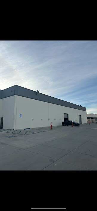 Plus de détails pour 18420 Hart St, Reseda, CA - Industriel/Logistique à louer