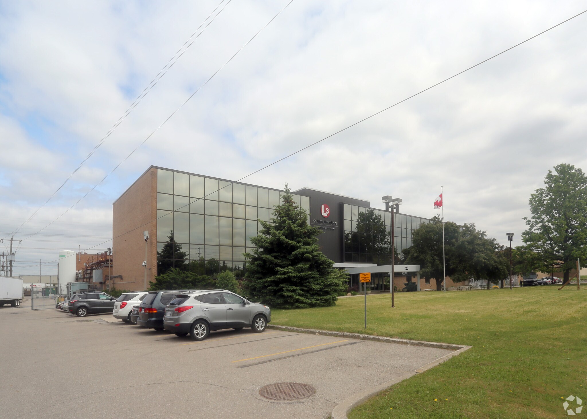 25 City View Dr, Toronto, ON à louer Photo principale– Image 1 sur 5