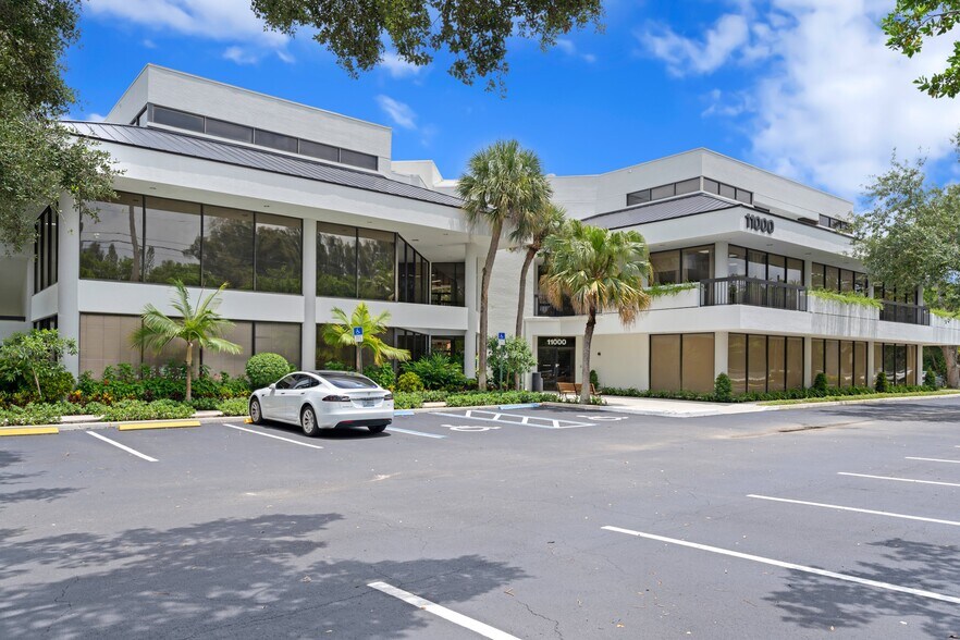 11000 Prosperity Farms Rd, Palm Beach Gardens, FL à louer - Photo de l’immeuble – Image 1 sur 10