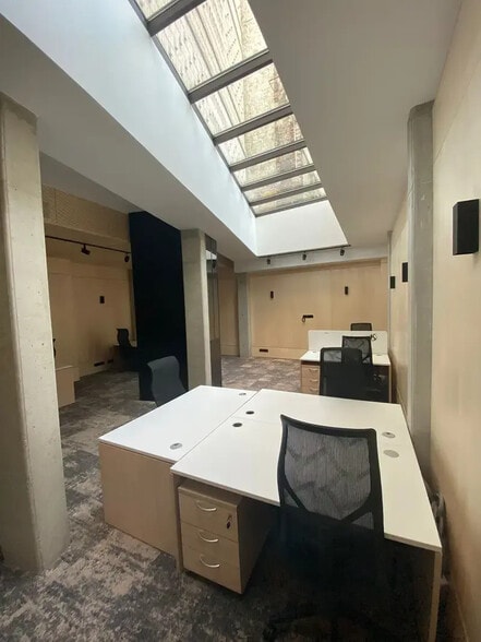 Espace de coworking dans Paris à louer - Photo intérieure – Image 2 sur 6