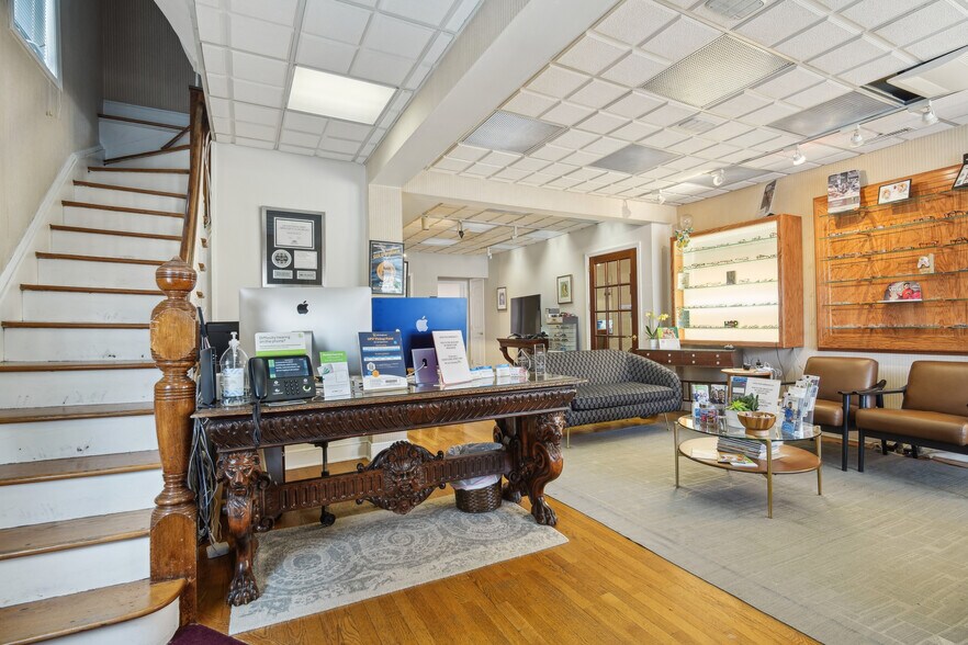 393 Millburn Ave, Millburn, NJ à louer - Photo de l’immeuble – Image 3 sur 14