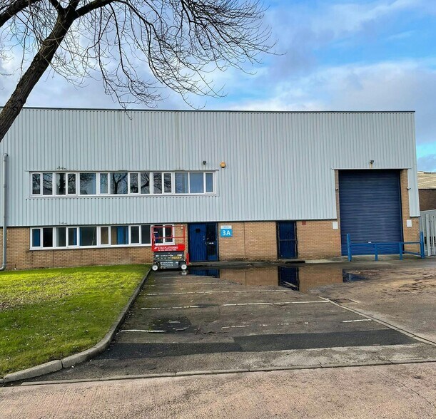 Barton Dock Rd, Manchester à louer - Photo de l’immeuble – Image 1 sur 3