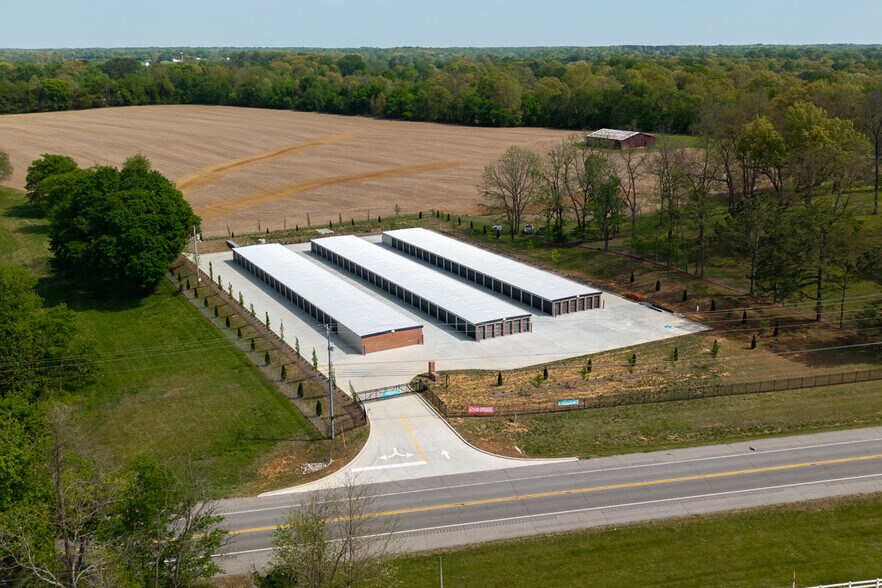 4624 Highway 31 W, Cottontown, TN à vendre - Photo principale – Image 1 sur 22