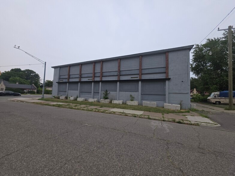 15760 E Warren Ave, Detroit, MI à vendre - Photo de l’immeuble – Image 1 sur 7
