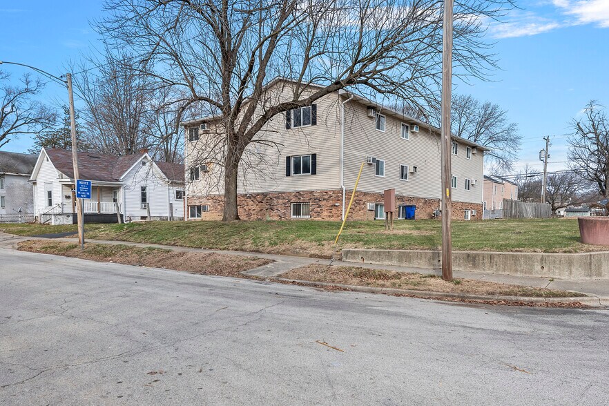 612 W Macon St, Decatur, IL à vendre - Photo de l’immeuble – Image 2 sur 30